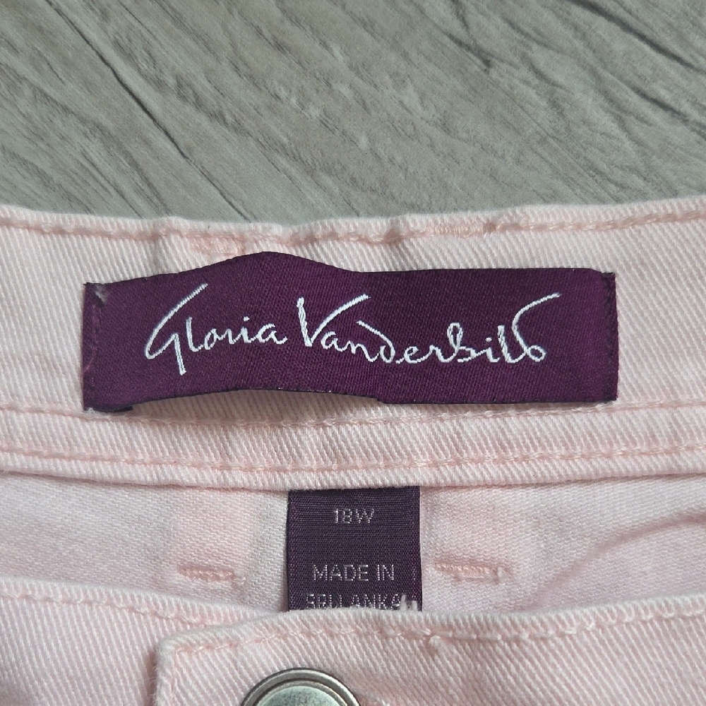 Gloria Vanderbilt Soft Pink Skinny Jeans - Picture 2 of 4